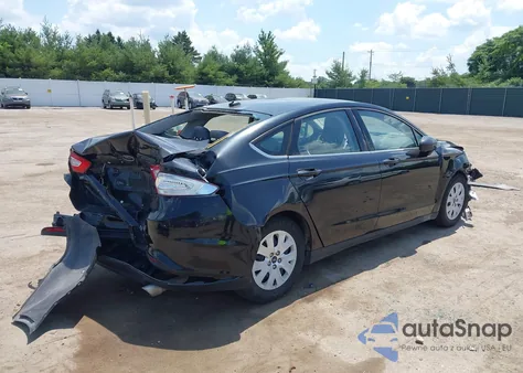 2013 Ford Fusion S z USA, uszkodzony, nr VIN 3FA6P0G71DR328306